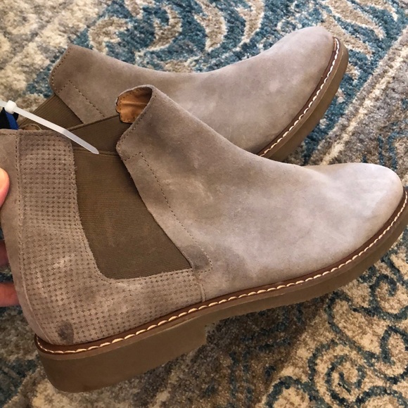 Steve Madden Hilow Suede Chelsea Boot in taupe - Picture 5 of 10